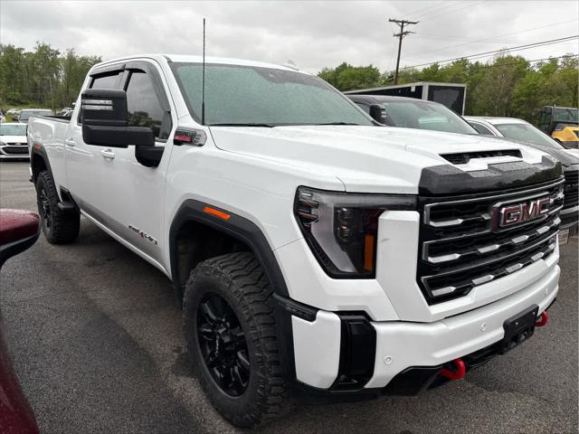 2025 GMC Sierra 2500HD 4WD Crew Cab Standard Bed AT4