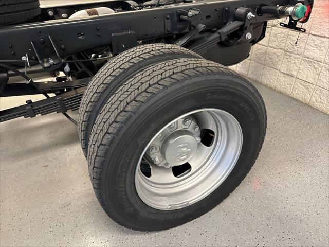 2026 RAM Ram 5500 Chassis Cab RAM 5500 TRADESMAN CHASSIS CREW CAB 4X4 60 CA