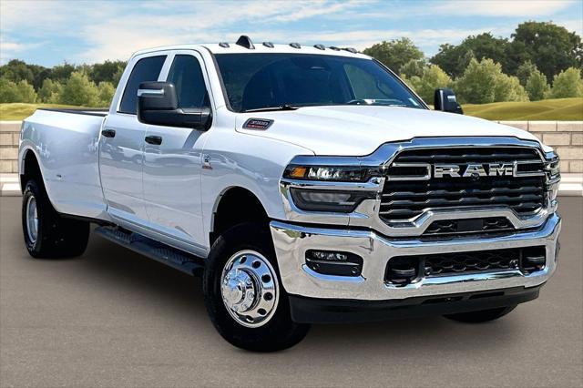 2026 RAM Ram 3500 RAM 3500 TRADESMAN CREW CAB 4X4 8 BOX