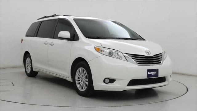 2017 Toyota Sienna XLE 8 Passenger for sale in El Paso, TX