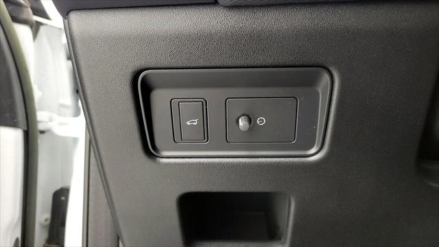 2023 Land Rover Discovery P360 S R-Dynamic