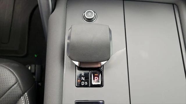 2023 Land Rover Discovery P360 S R-Dynamic