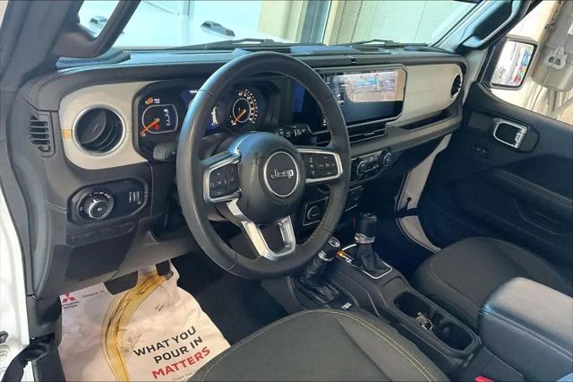 2025 Jeep Wrangler 4-Door Sahara 4x4