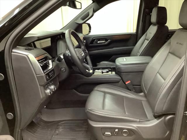 2025 GMC Yukon 4WD Denali