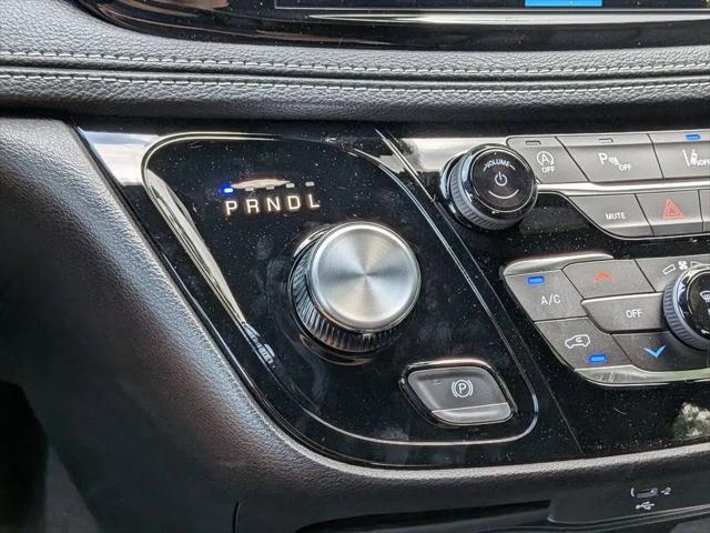 2027 Chrysler Pacifica Select