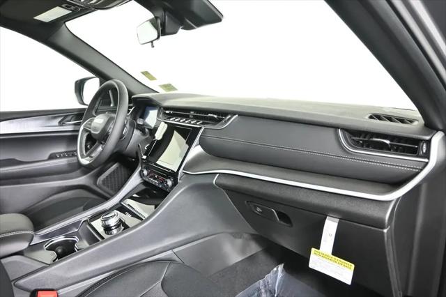 2026 Jeep Grand Cherokee L Laredo 4x4