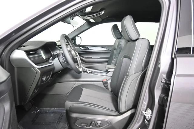 2026 Jeep Grand Cherokee L Laredo 4x4