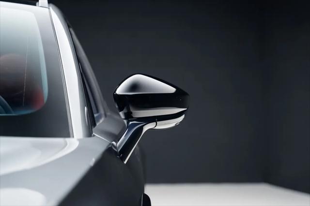 2024 Aston Martin DBX 707