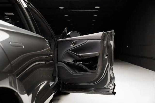 2024 Aston Martin DBX 707