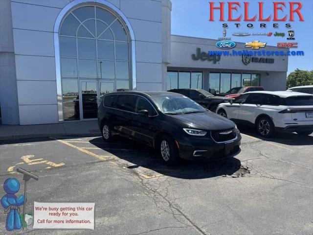 2024 Chrysler Pacifica Touring L for sale in Pontiac, IL