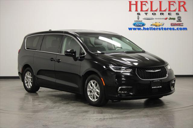 2024 Chrysler Pacifica Touring L for sale near Pontiac, IL
