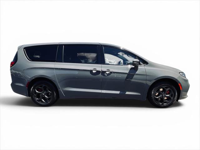2022 Chrysler Pacifica Hybrid Touring L