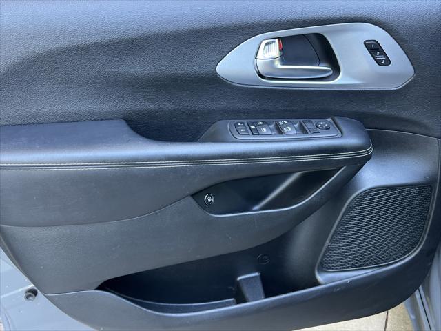 2022 Chrysler Pacifica Hybrid Touring L