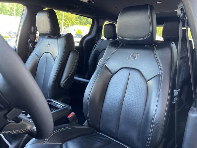 2022 Chrysler Pacifica Hybrid Touring L