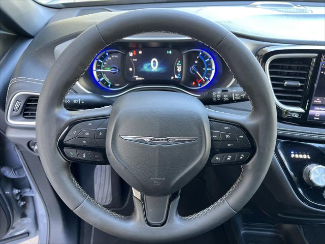 2022 Chrysler Pacifica Hybrid Touring L