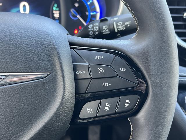 2022 Chrysler Pacifica Hybrid Touring L