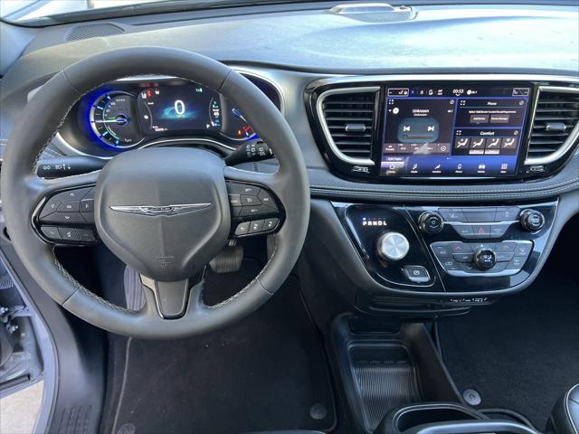 2022 Chrysler Pacifica Hybrid Touring L