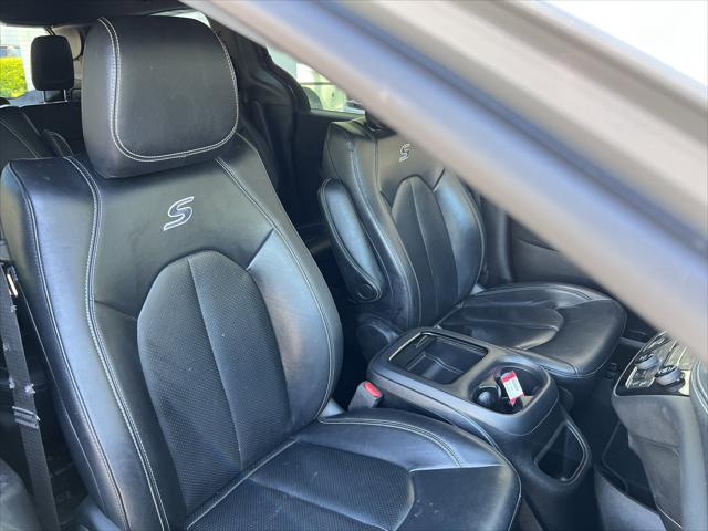 2022 Chrysler Pacifica Hybrid Touring L