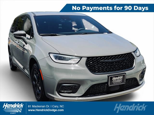 2022 Chrysler Pacifica Hybrid Touring L for sale in Cary, NC