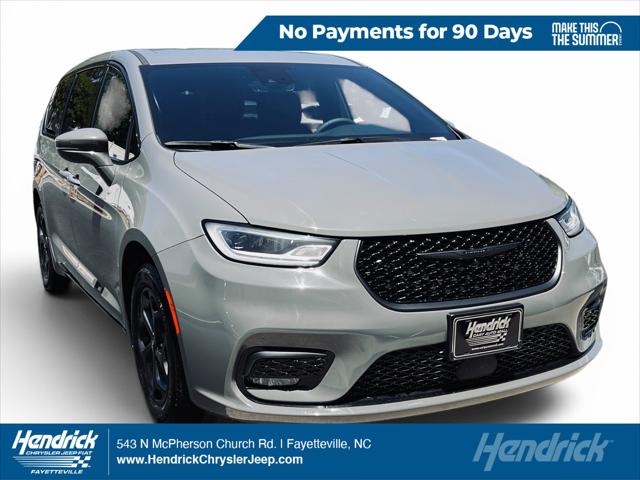 2022 Chrysler Pacifica Hybrid Touring L for sale in Cary, NC