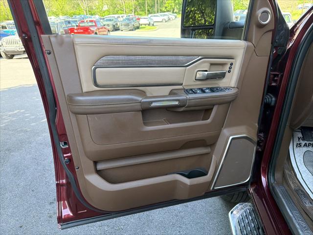 2024 Ram 3500 Limited Longhorn Crew Cab 4x4 8' Box