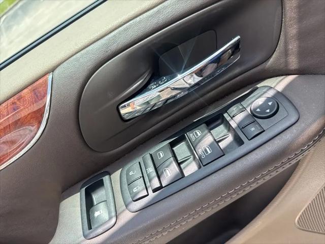 2014 Chrysler Town & Country Touring-L