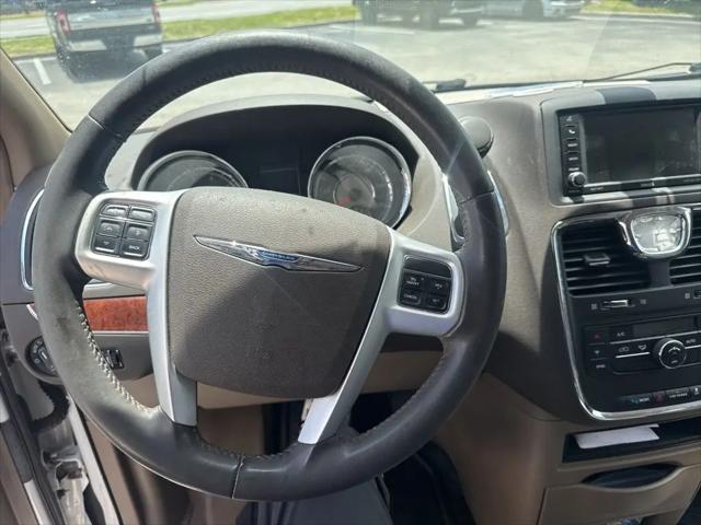 2014 Chrysler Town & Country Touring-L
