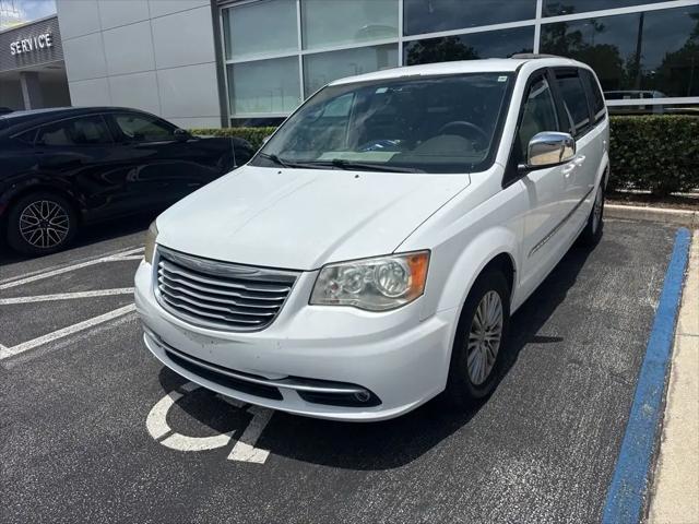 2014 Chrysler Town & Country Touring-L