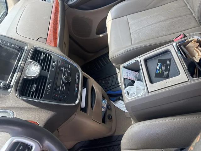 2014 Chrysler Town & Country Touring-L