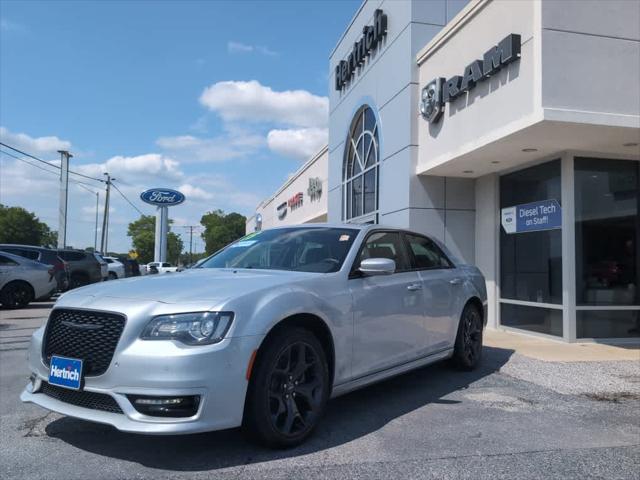 2023 Chrysler 300 Touring L