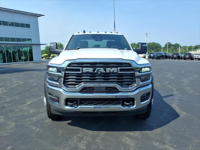 2026 RAM 5500 Chassis RAM 5500 TRADESMAN CHASSIS CREW CAB 4X4 84 CA