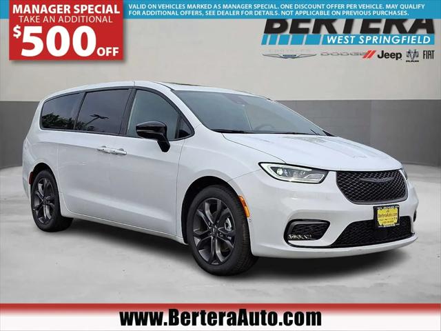 2026 Chrysler Pacifica Select for sale in West Springfield, MA