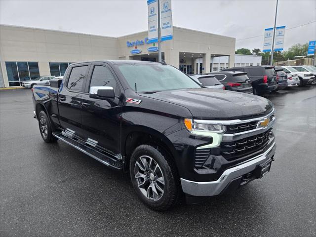 2024 Chevrolet Silverado 1500 4WD Crew Cab Standard Bed LT
