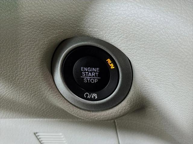 2020 Chrysler Voyager LX