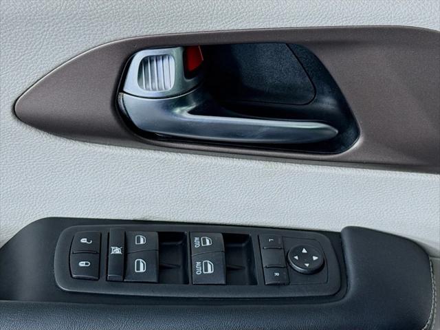 2020 Chrysler Voyager LX