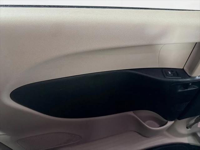 2020 Chrysler Voyager LX