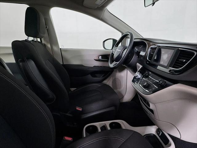 2020 Chrysler Voyager LX