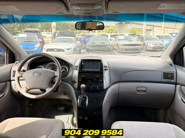 2009 Toyota Sienna CE