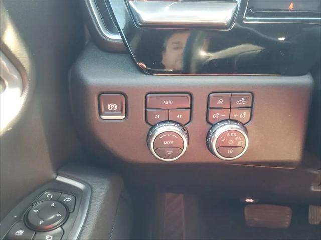2025 GMC Sierra 1500 4WD Crew Cab Short Box SLT