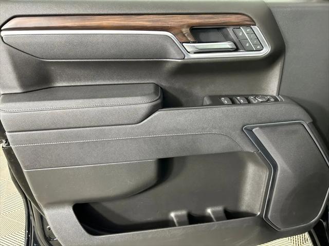 2025 GMC Sierra 1500 4WD Crew Cab Short Box SLT