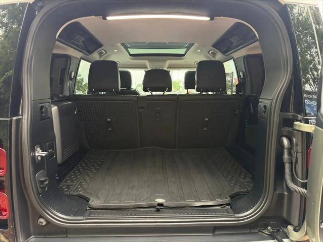 2022 Land Rover Defender 110 SE
