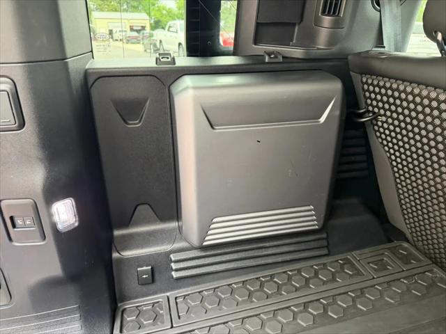 2022 Land Rover Defender 110 SE