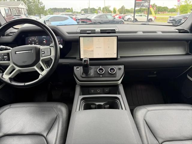 2022 Land Rover Defender 110 SE