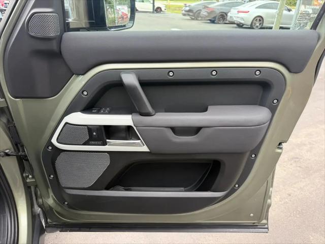 2022 Land Rover Defender 110 SE