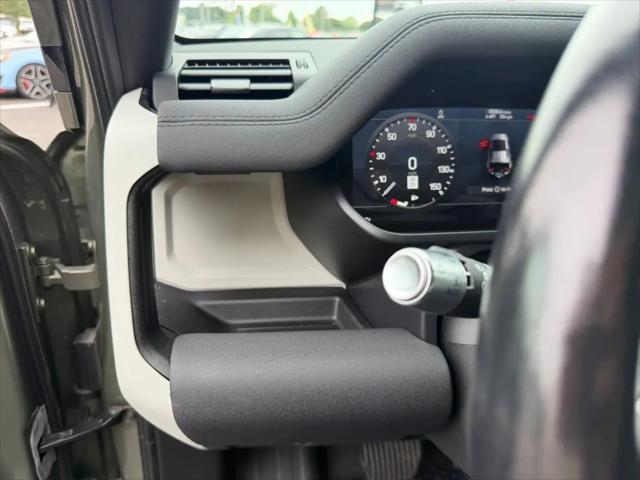 2022 Land Rover Defender 110 SE