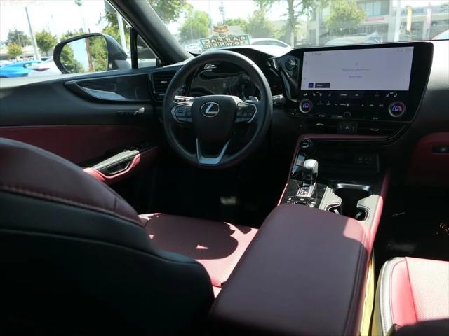 2025 Lexus NX 350h Premium