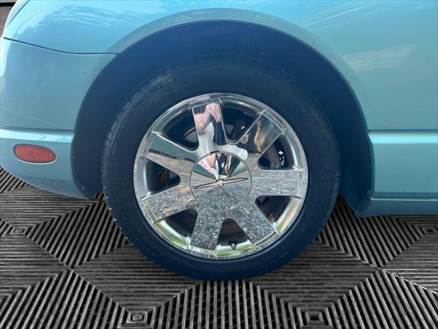 2002 Ford Thunderbird Base