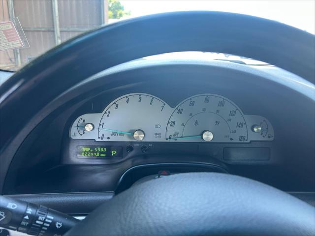 2002 Ford Thunderbird Base