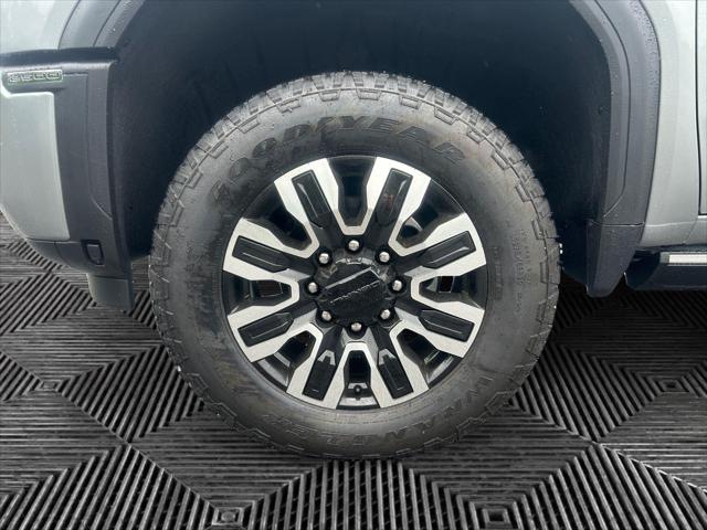 2026 GMC Sierra 2500HD Crew Cab, Standard Bed, Denali Ultimate, 4WD