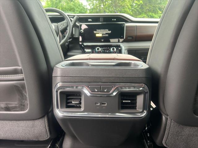 2026 GMC Sierra 2500HD Crew Cab, Standard Bed, Denali Ultimate, 4WD